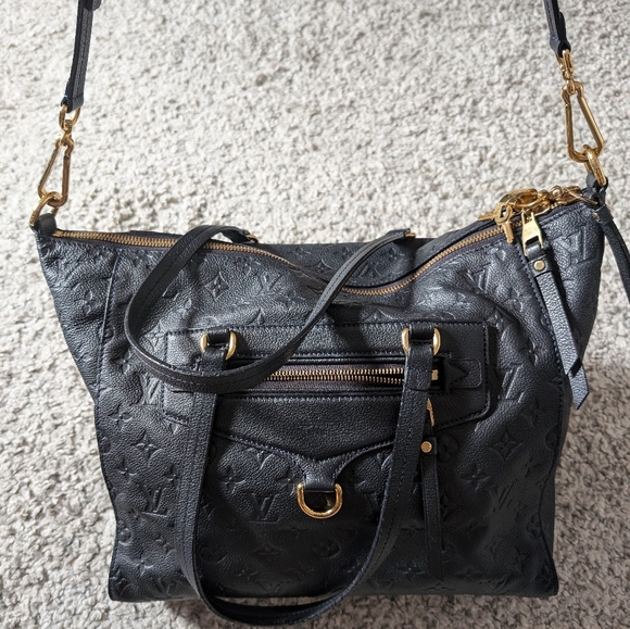 Authentic LV lumineuse GM empreinte leather navy - Picture 2 of 16